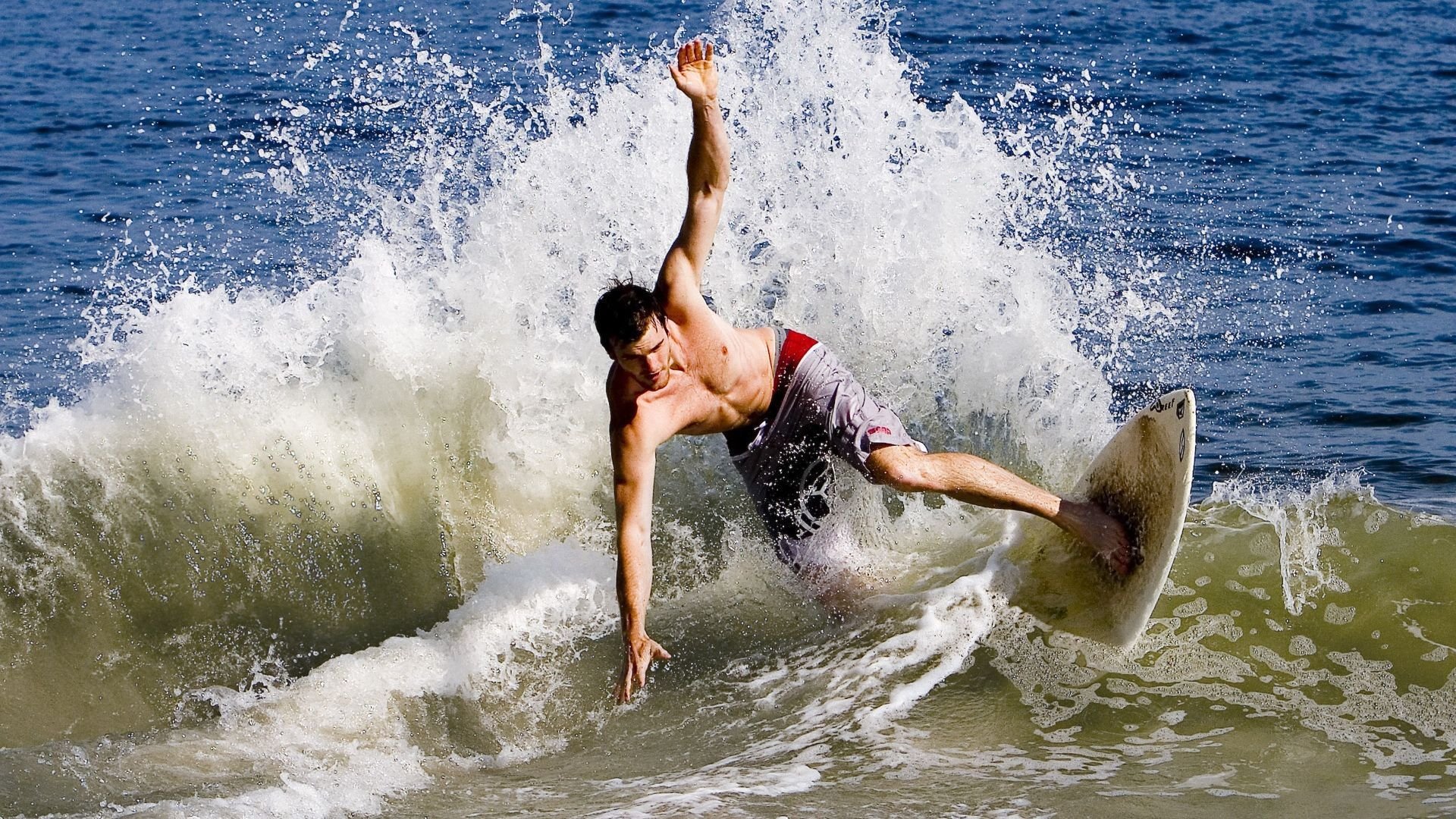 九游娱乐网站-不莱梅迎来降级危机,球队情况堪忧,不莱梅青训